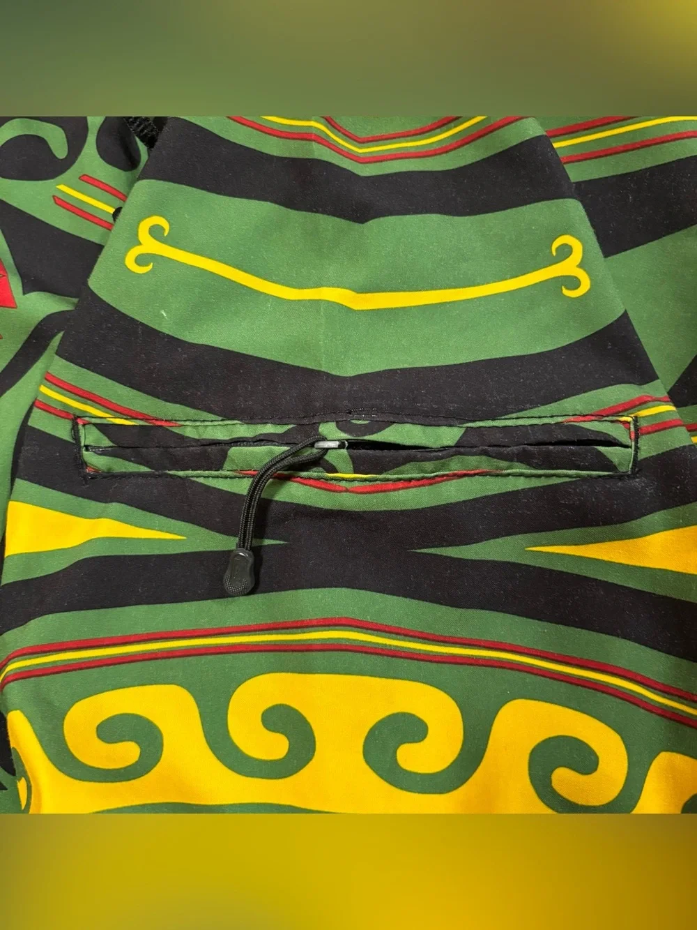Quiksilver Hawaiian/African Swim Trunks Shorts (Waist 32) Green, Yellow, Red